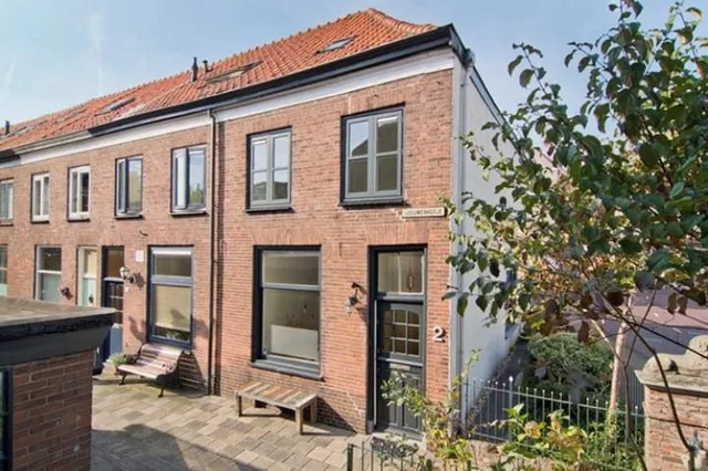 Leeuwenhofje 2