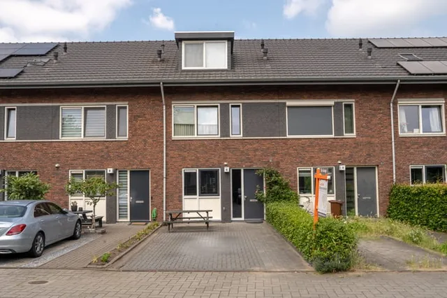Sadatstraat 6