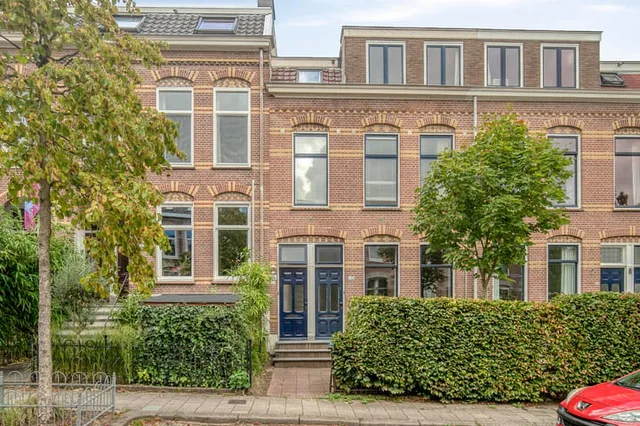 Graaf Lodewijkstraat 106