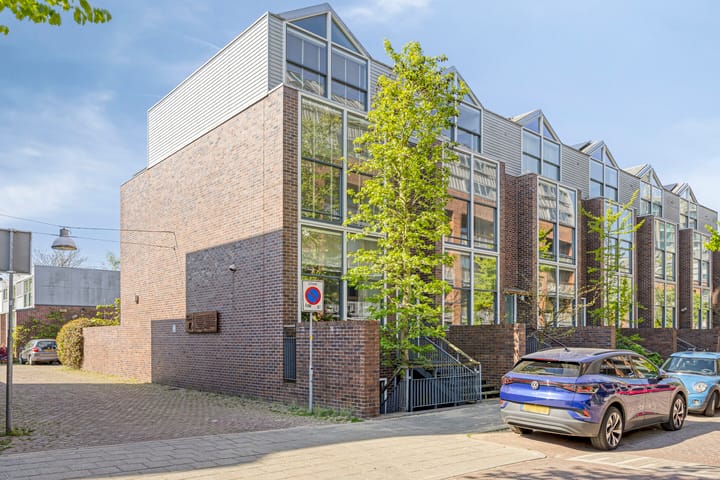 de Ruyterstraat 135