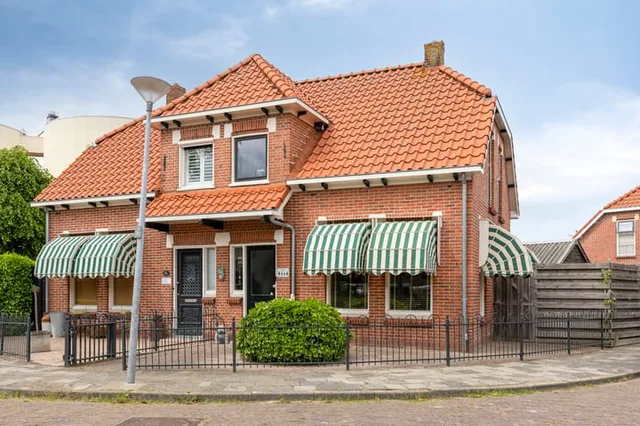 Van Ewsumstraat 17