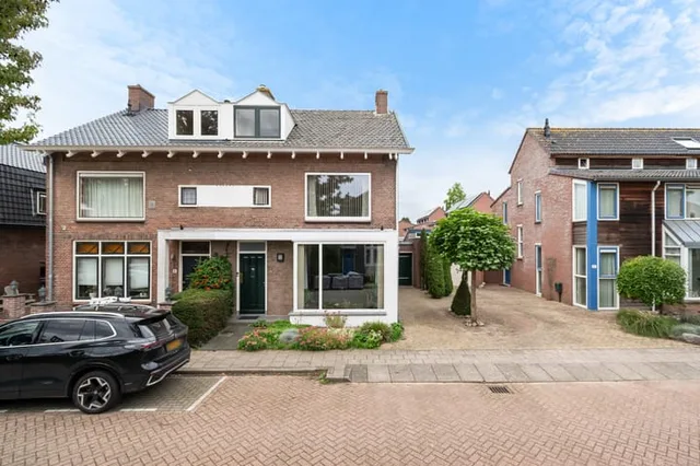 Maatschapslaan 6