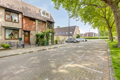 Carry van Bruggensingel 80
