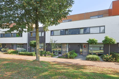 Newtonplein 48