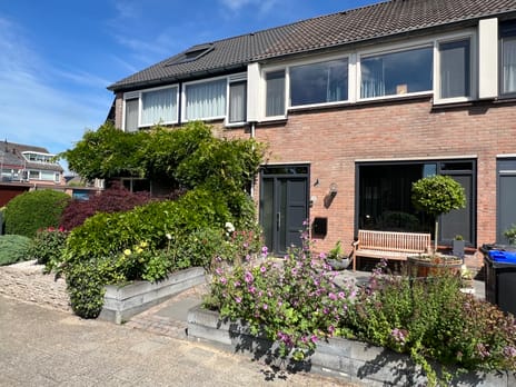 Burgemeester Schumanlaan 28
