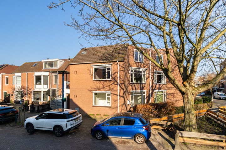 A. van Spronsenstraat 24