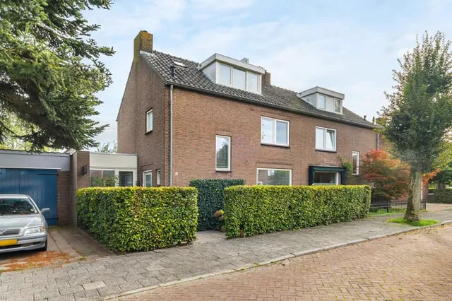 Pastoor Lemmensstraat 1