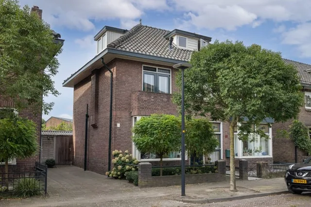 Hazelaarweg 25