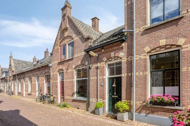 Valkstraat 25