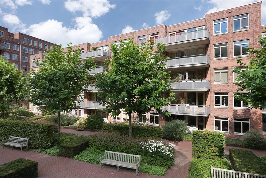 Louise Henriëttestraat 21