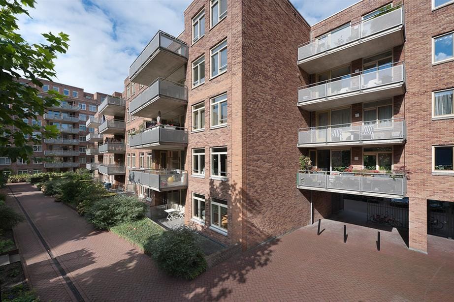 Louise Henriëttestraat 21