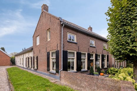 Dr. A.R. Holplein 8
