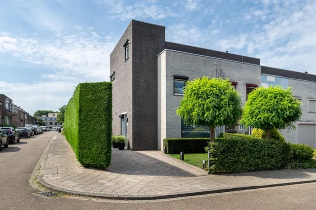 Ruysdaelstraat 25