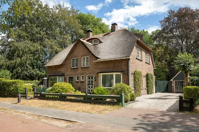 Larenseweg 226