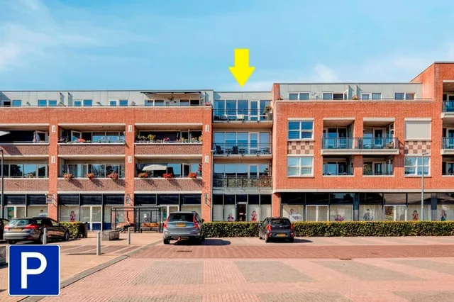 Dorpsplein 64