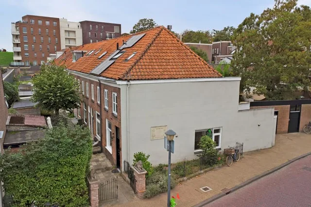 Leeuwenhofje 2