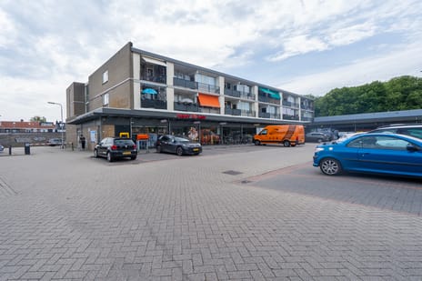 Bart van Peltplein 21