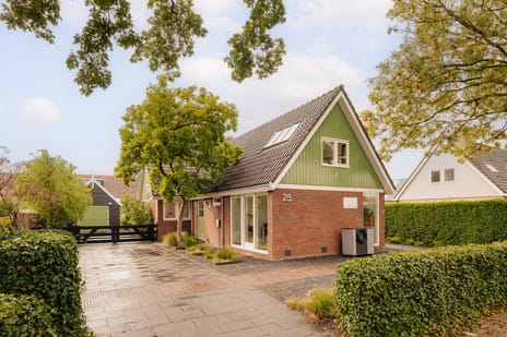 Dorpsstraat 25